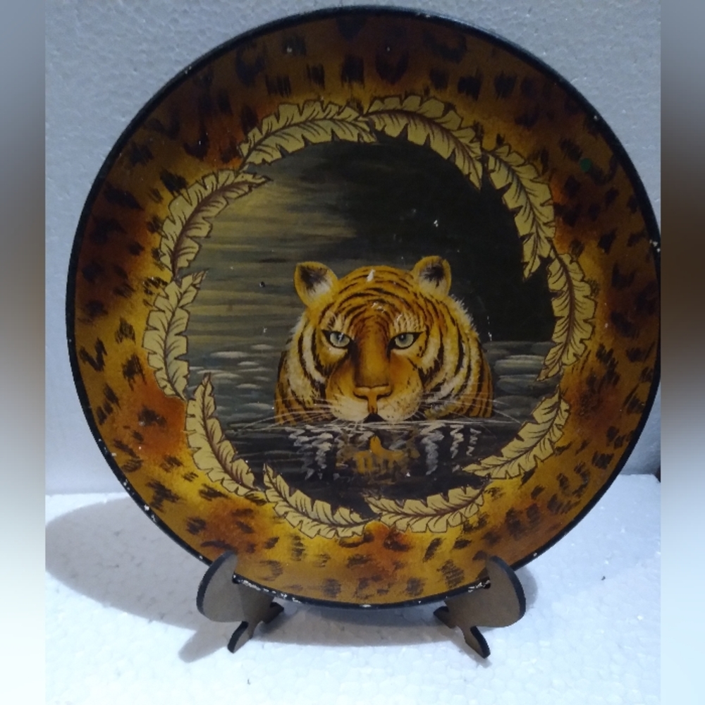 Tiger plate (Home interior (2003)